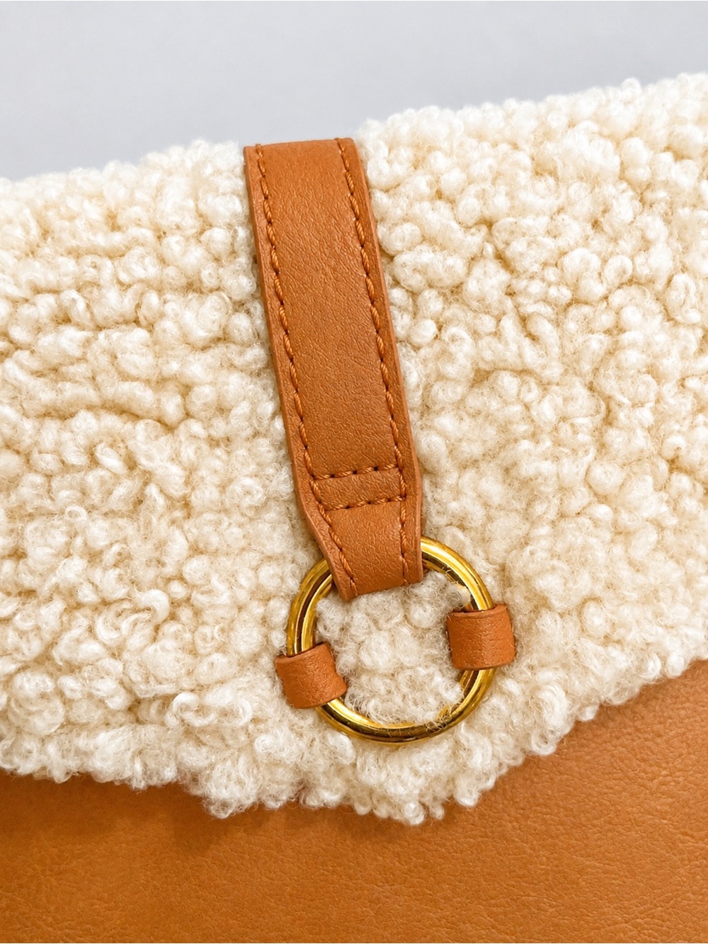 Thread
Universal Thread Sherpa Clutch - Picture 5 of 5